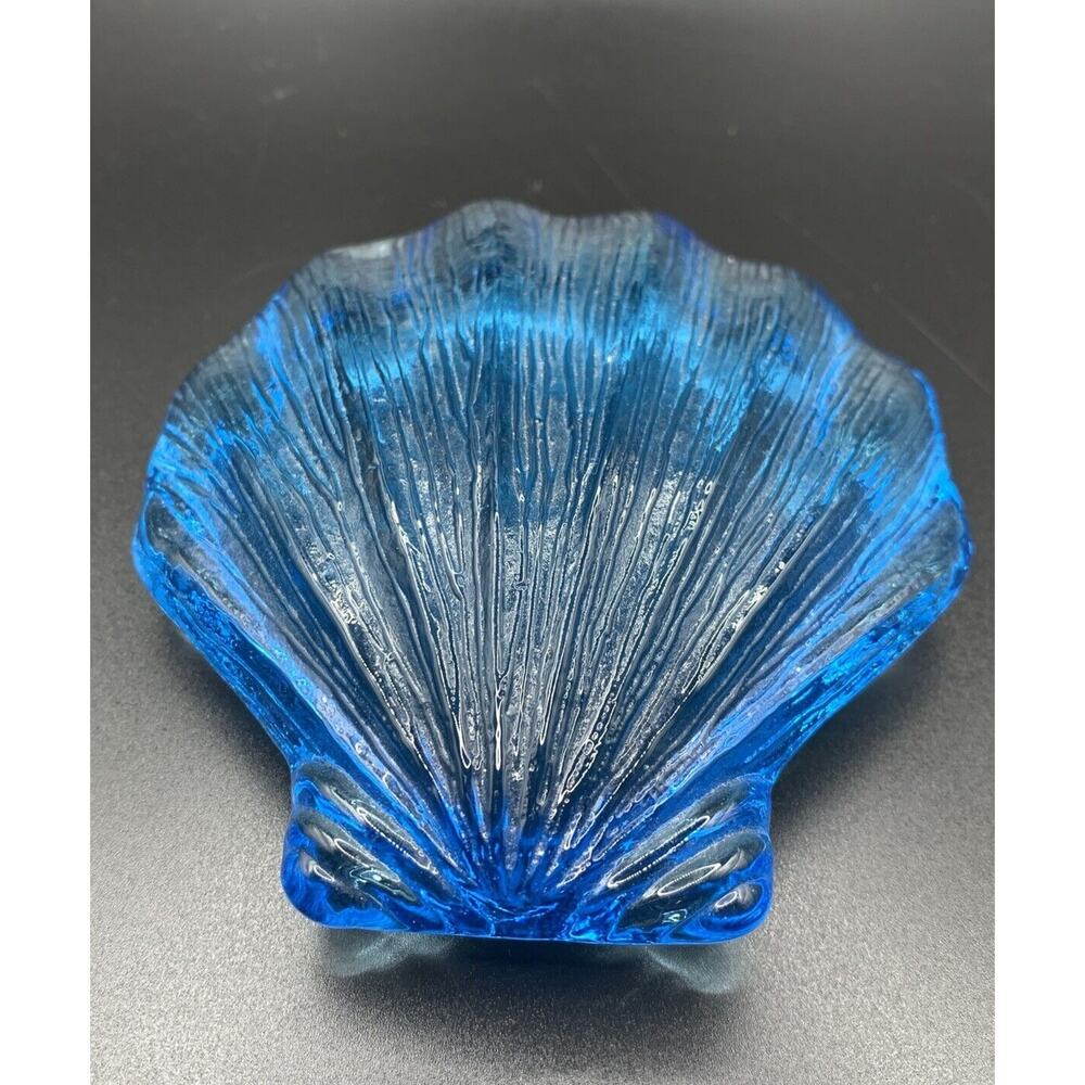 Aqua Blue Art Glass Scallop Clam Shell Paper Weight Beach Core 4” Wide 3.75” Ht
